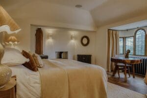 BR bedroom